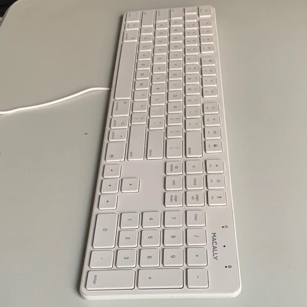 White Wired Keyboard